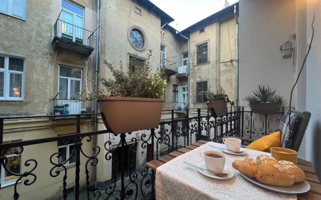 Fiesta Apartment on Franka 2BR-6P