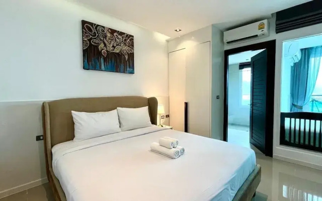 The oh so Sexy Triple Penthouse-rare 3-5br 188m2