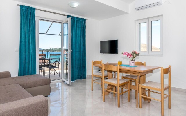 Stunning Apartment in Srima With Wifi and 2 Bedrooms