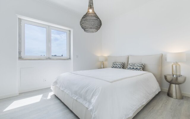 Luxurious Seaview Apartment in Estoril