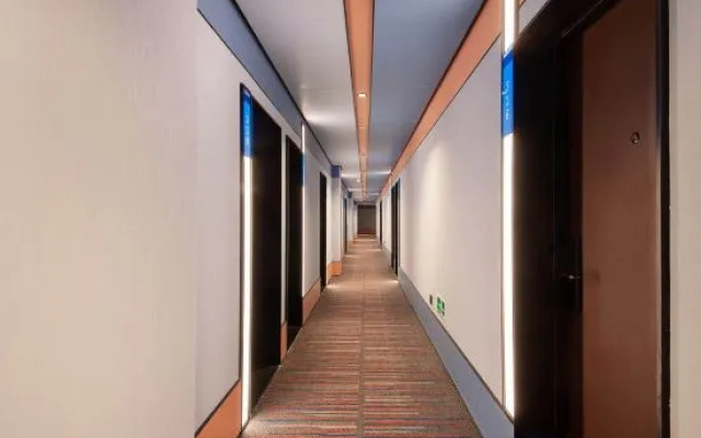 Hanting Hotel (Shanghai Jinqiao Taierzhuang Subway Station Branch)