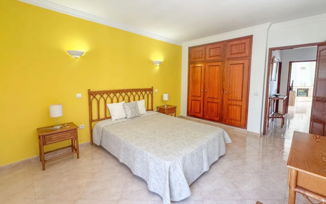 Central Old Town Albufeira Apartment