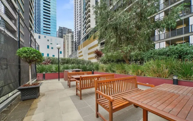 ReadySet Apartments at Southbank Condos