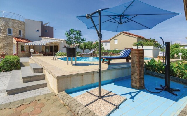 Beautiful Home in Vir With Wifi and 5 Bedrooms