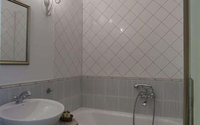 Villa Estera - Hotel & Restauracja