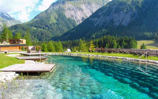 Gradonna Mountain Resort (KAX101)