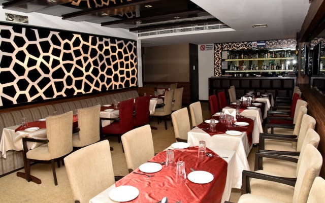 OYO 2148 Hotel Metro 43