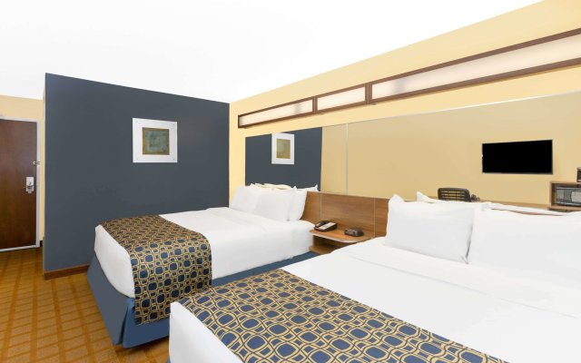 Microtel Inn & Suites by Wyndham Kearney