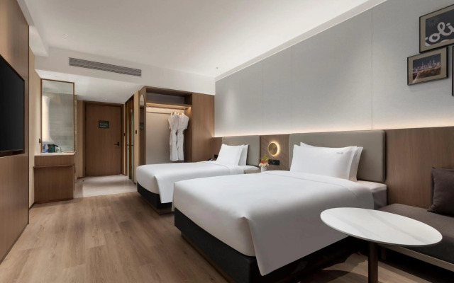Holiday Inn Shanghai Jing'an by IHG