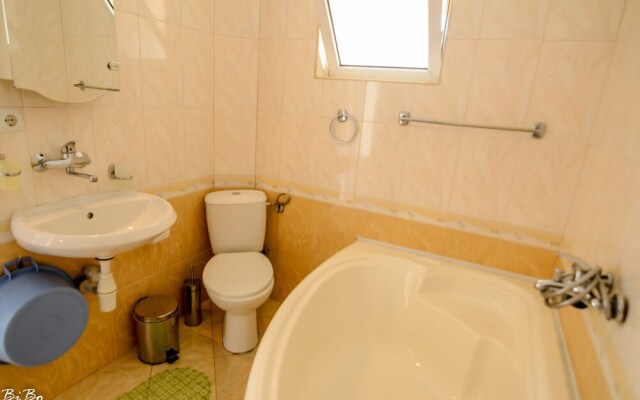 Dom Mladenovi B&B