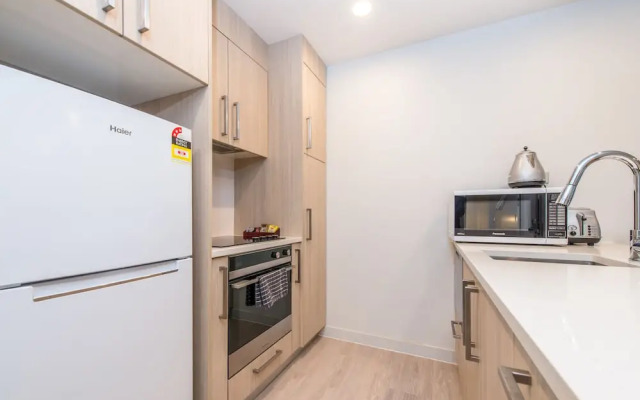 JHT - 2 BRM Apartment Level 7, Opposite to SkyTower