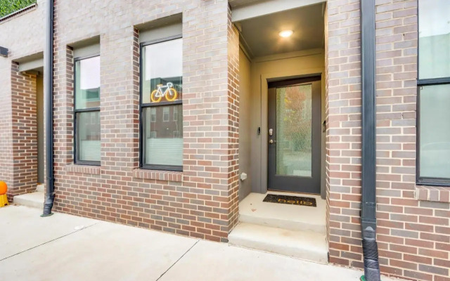Near Downtown: Luxury Townhome in Bentonville!