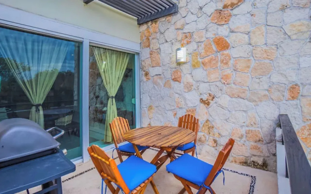 Luxury Penthouse with 2 BR - Meridian