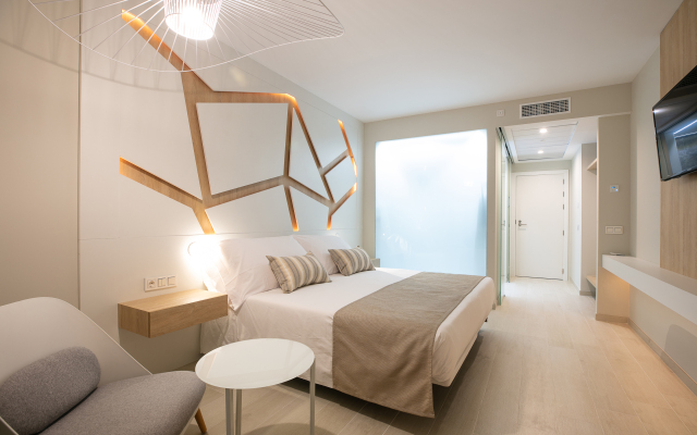 Sirenis Hotel Tres Carabelas & SPA