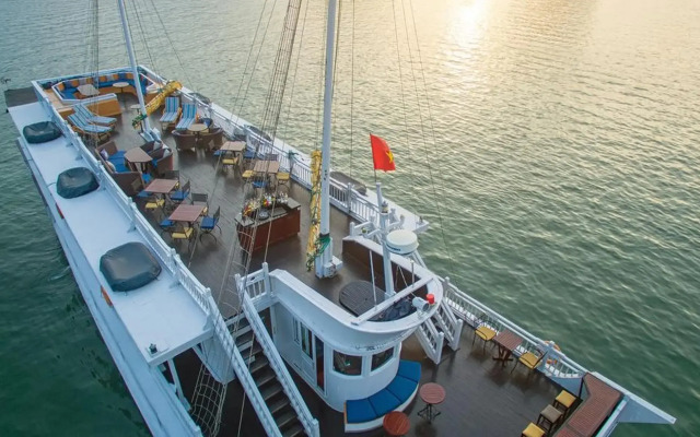 Paradise Sails Cruise Ha Long