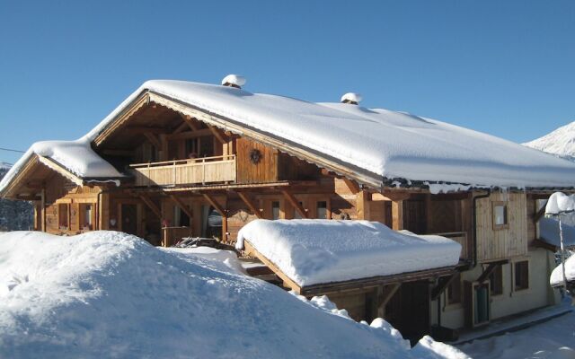 Pretty Apartment in a Separate Mountain Chalet
