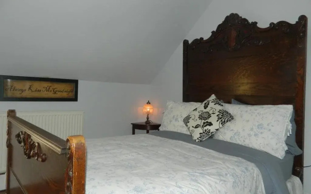 1854, The Maplegrove Inn