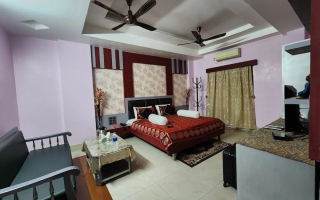Hotel Ellora