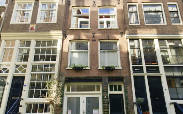 Mercedesbnb Amsterdam