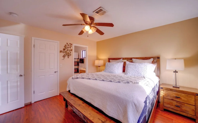 2 Mi to Whiskey Row: Tranquil Getaway w/ Deck!