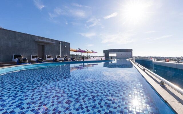 CO-OP City Hotel Harborview