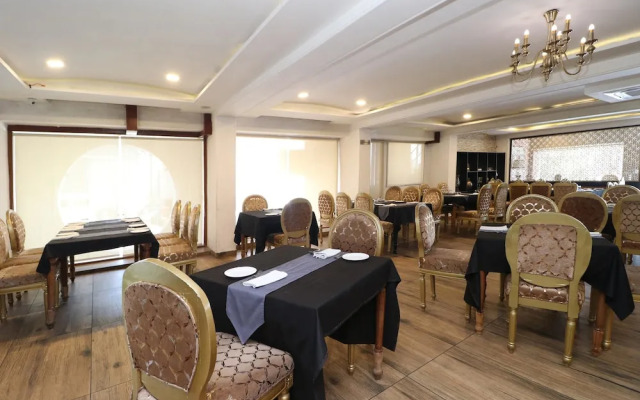 OYO 29950 Hotel Ml Pride