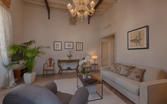 Donati Luxury Tower Suites