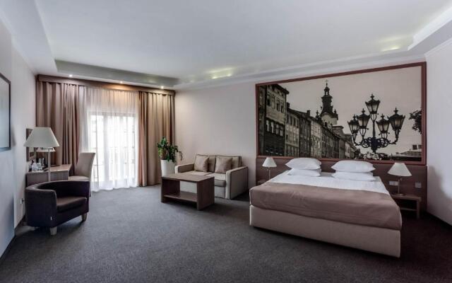 Rius Hotel Lviv