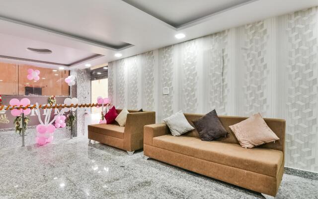 OYO 62418 Hotel Royal Palace
