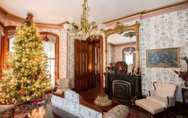 Overlook Mansion Bed and Breakfast