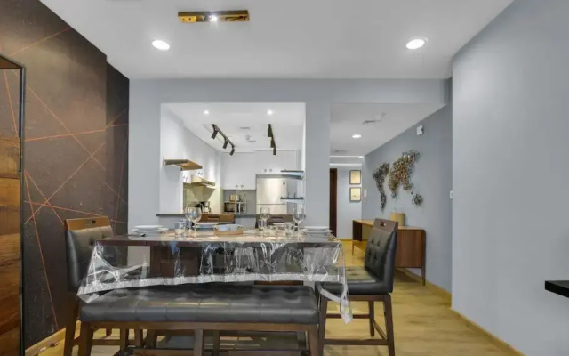 Manzil - Stylish 2BR nr Metro Station Al Jaddaf
