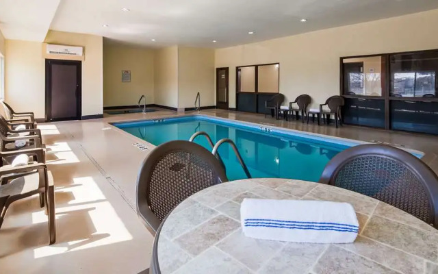 SureStay Plus Hotel by Best Western Blue Springs