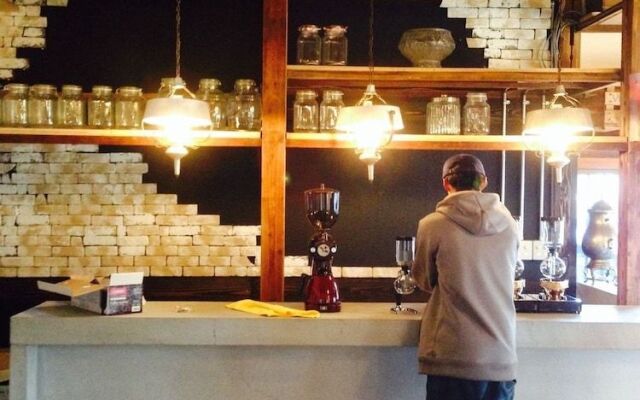 Cafe & Guest House SLAMs DUNKBURGER - Hostel