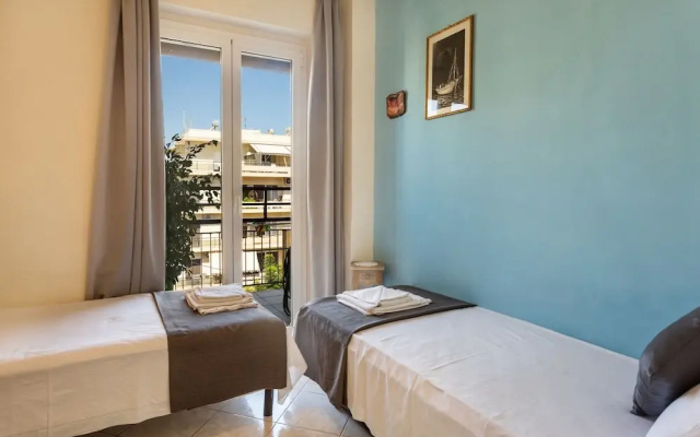 Ranias luxurious Apartment with sea view!