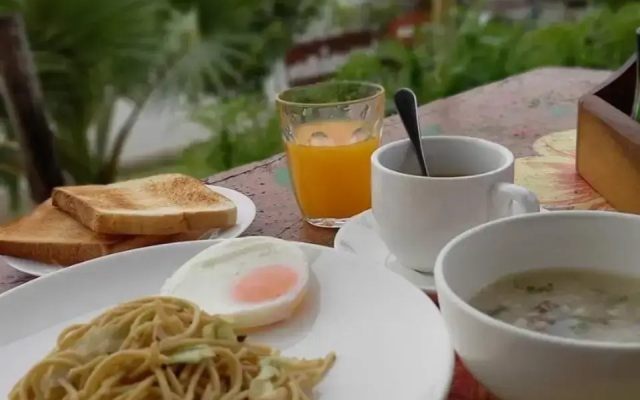 Baan Dongsak River view