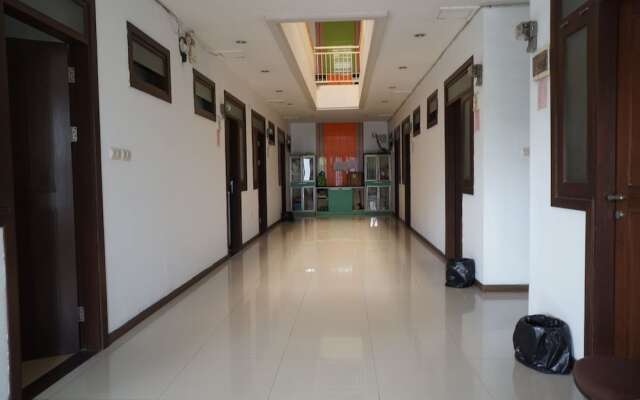 OYO 92863 Hotel Blessing