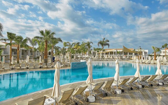 Olympic Lagoon Resort – Ayia Napa