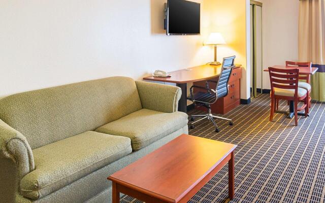 Clarion Inn & Suites Weatherford South