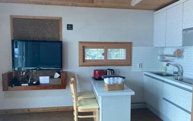 Sacheon Seopo Beach Pension