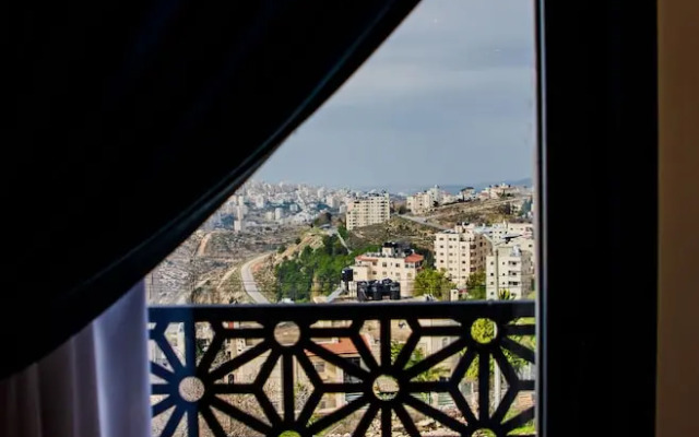 Al-Istiklal Suites