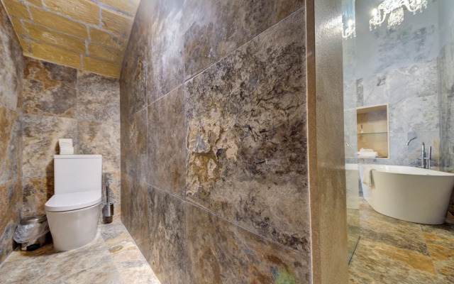 Room-ta Karmenu - An 800 Year old Modern