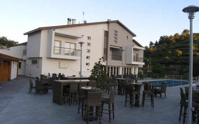 Livadia Hotel Kyperounta