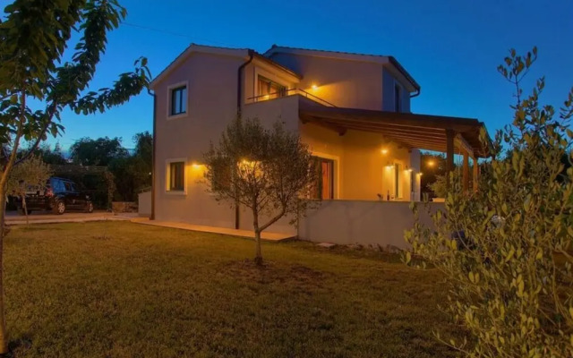 Villa Tara With a Beautiful Heated Pool