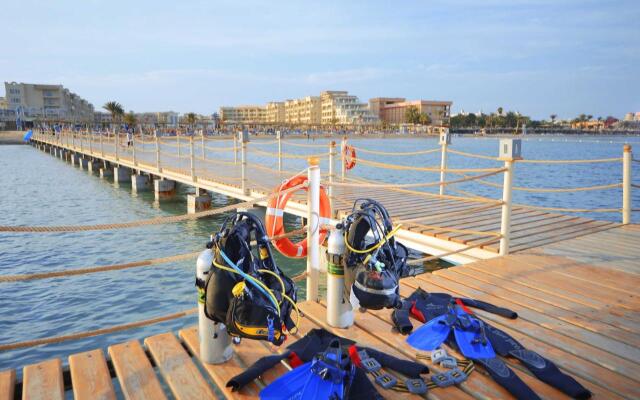 Pickalbatros White Beach Resort - Hurghada