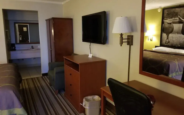 Super 8 Longview/North