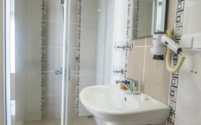 Kleopatra Tower Suite Hotel