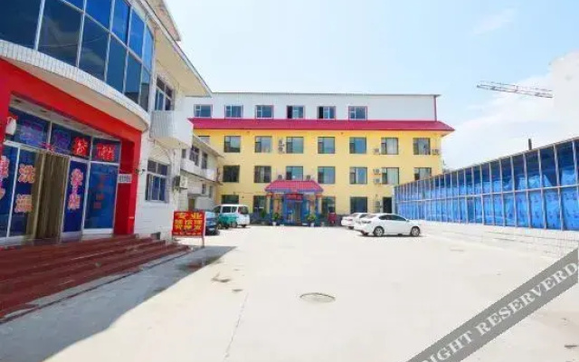 Xinzhou qi village hot spring resort yunzhongshan hotel