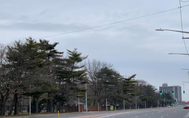 Coliseum Inn & Suites-Garden City Long Island