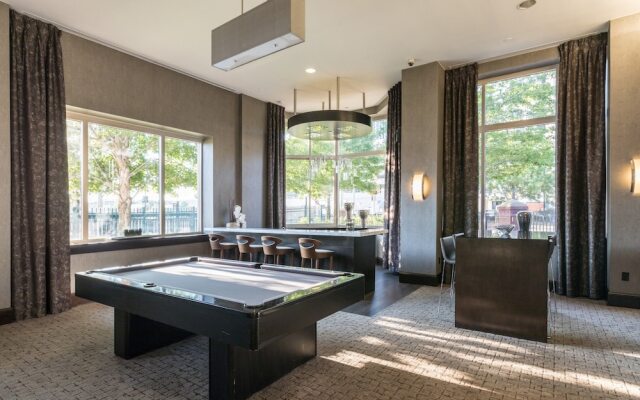 Bluebird Suites near Newport Center