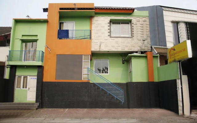 OYO 188 Nely Murni Residence